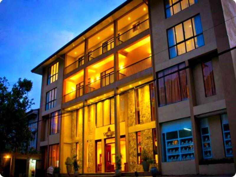 Oak Ray Regency Hotel Канди Екстериор снимка